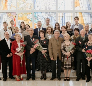 19 апреля в большом зале Дворца бракосочетания городского округа Самара состоялось торжественное мероприятие «Семья - просто космос!»